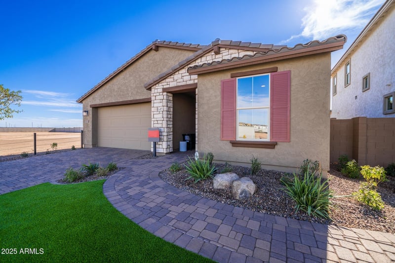 7925 Raleigh Ave, Mesa, AZ 85212