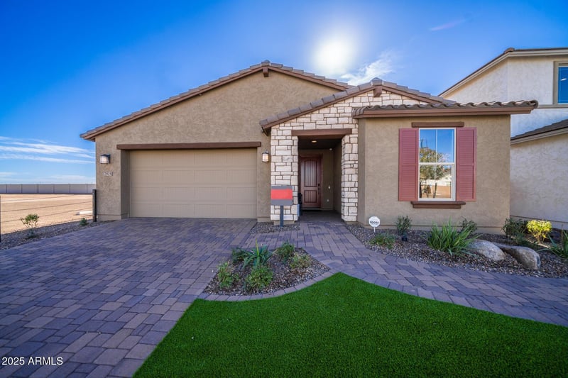 7925 Raleigh Ave, Mesa, AZ 85212