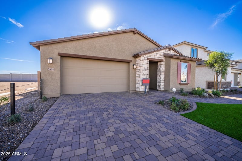 7925 Raleigh Ave, Mesa, AZ 85212