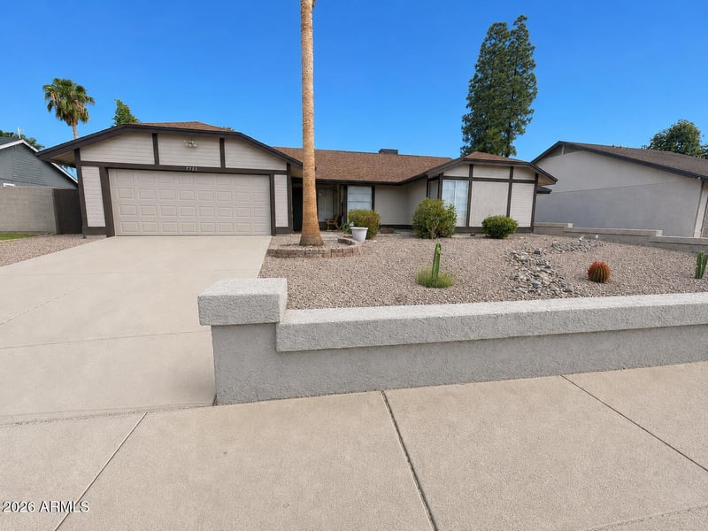 7925 W Dreyfus Dr, Peoria, AZ 85381