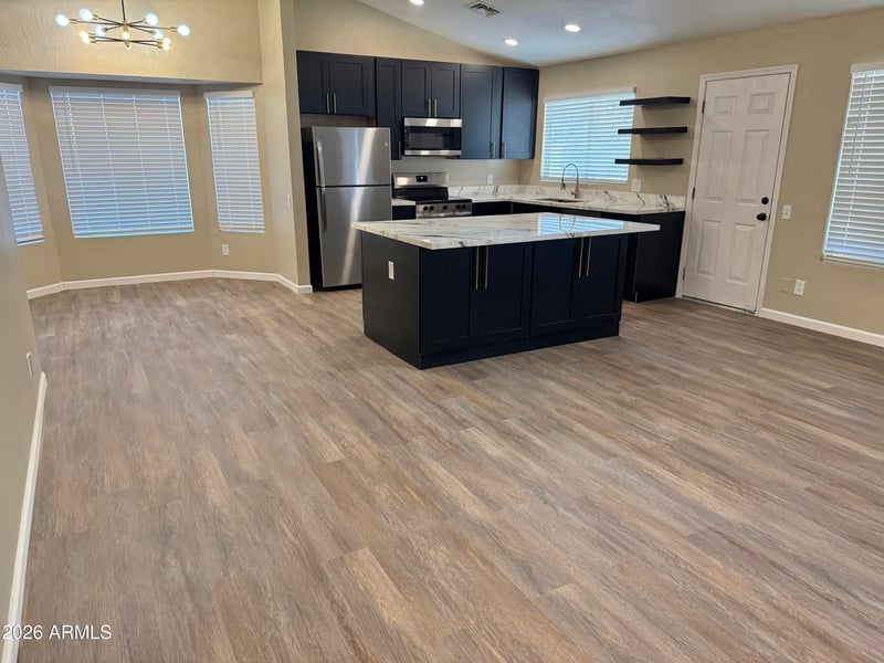 7925 W Dreyfus Dr, Peoria, AZ 85381
