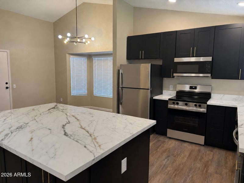 7925 W Dreyfus Dr, Peoria, AZ 85381