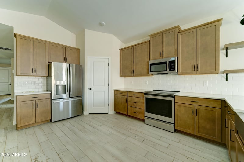 7926 Frier Dr, Glendale, AZ 85303