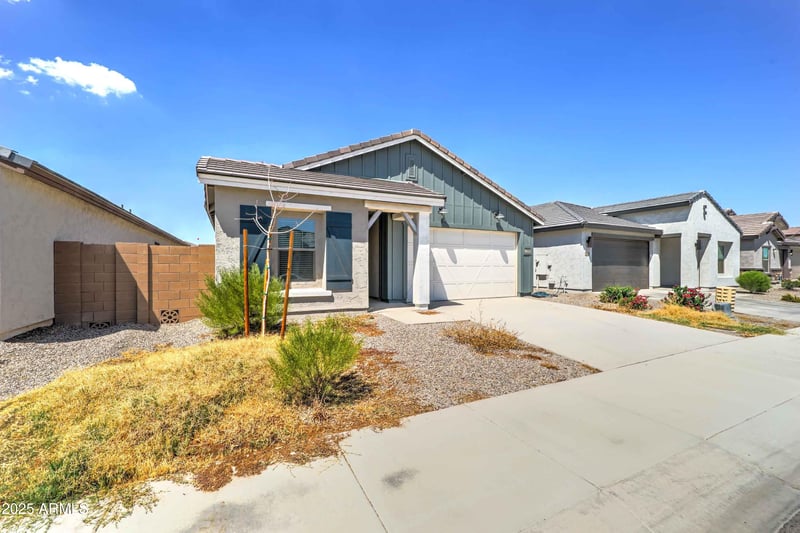 7926 Frier Dr, Glendale, AZ 85303