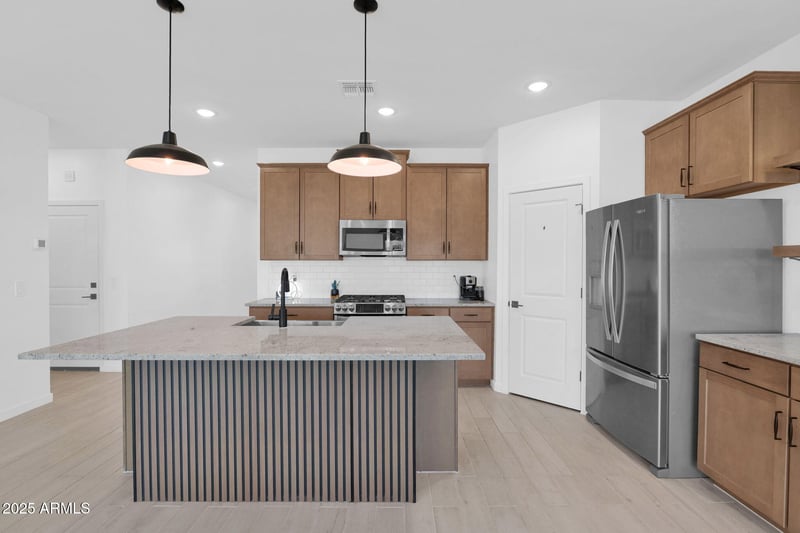 7927 86th Ln, Glendale, AZ 85305