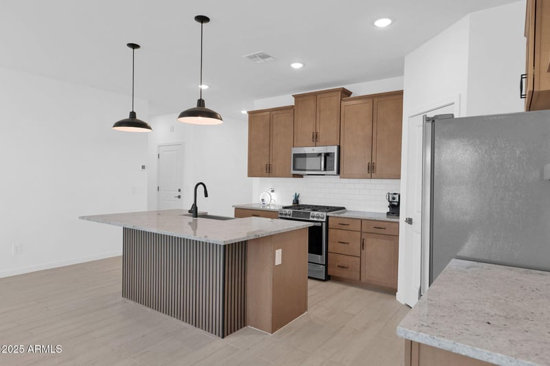 7927 86th Ln, Glendale, AZ 85305