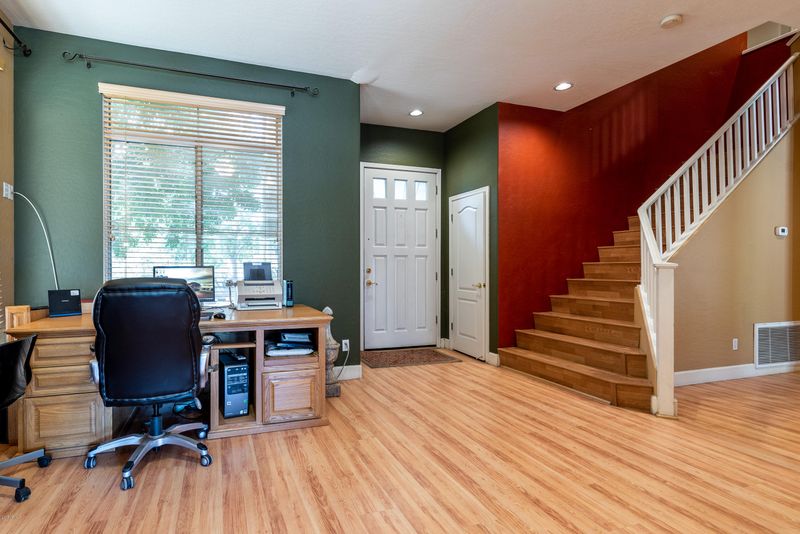 793 E Maria Ln, Tempe, AZ 85284