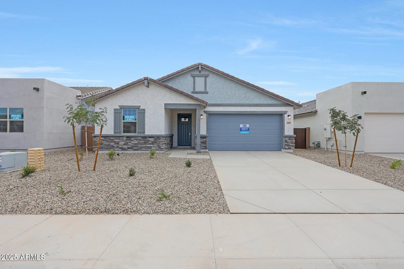 793 Riparian Dr, San Tan Valley, AZ 85140