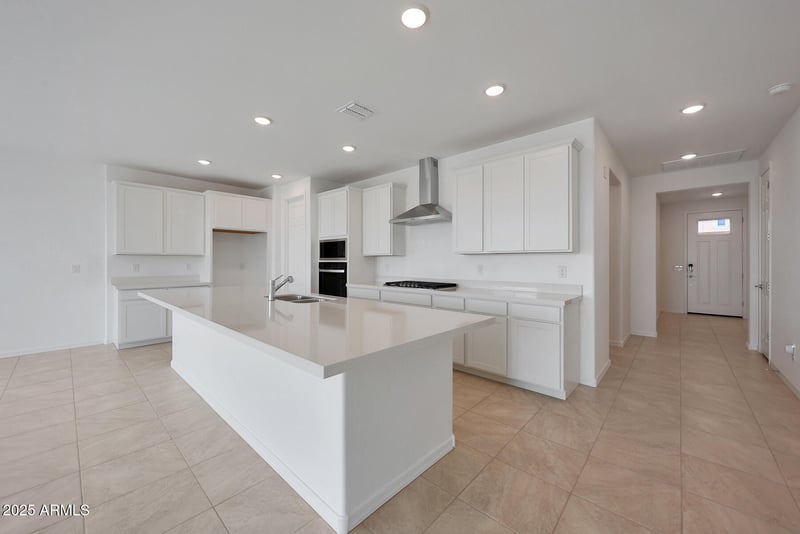 793 Riparian Dr, San Tan Valley, AZ 85140