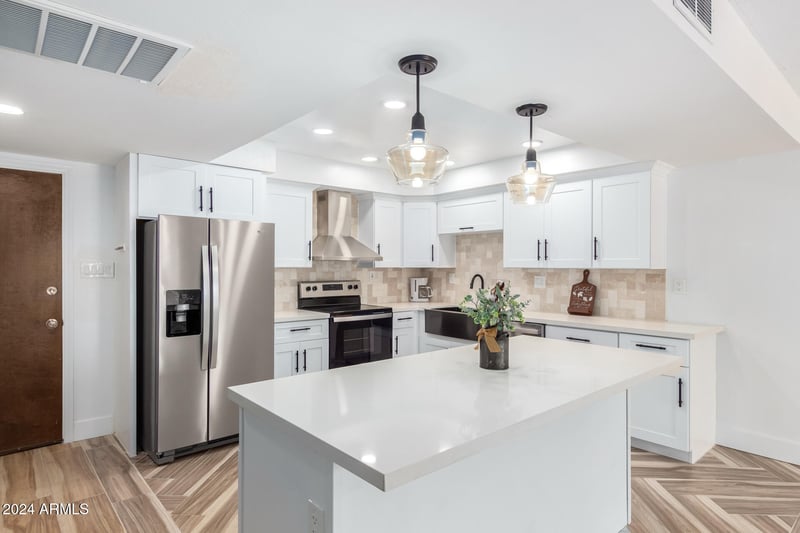 7930 Camelback Rd #111, Scottsdale, AZ 85251