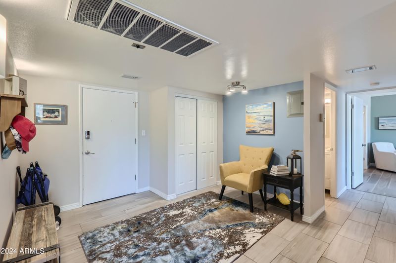 7930 E Camelback Rd #102, Scottsdale, AZ 85251