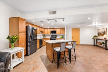 7930 E Camelback Rd #308, Scottsdale, AZ 85251