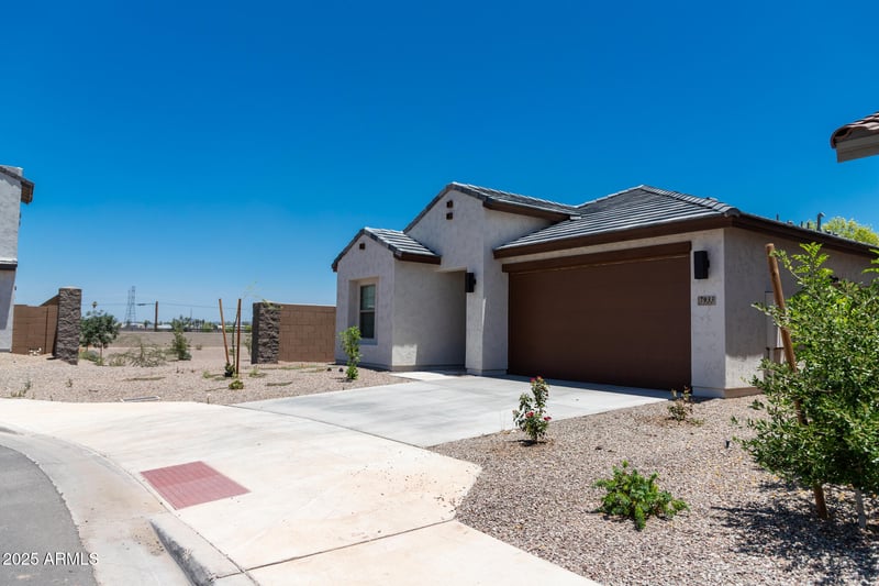 7933 79th Ave, Glendale, AZ 85303