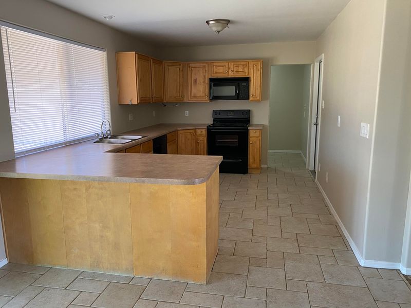 7933 E Gale Ave, Mesa, AZ 85209