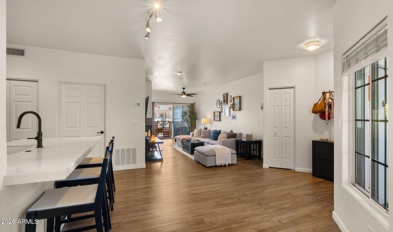 7936 E Wilshire Dr #203, Scottsdale, AZ 85257