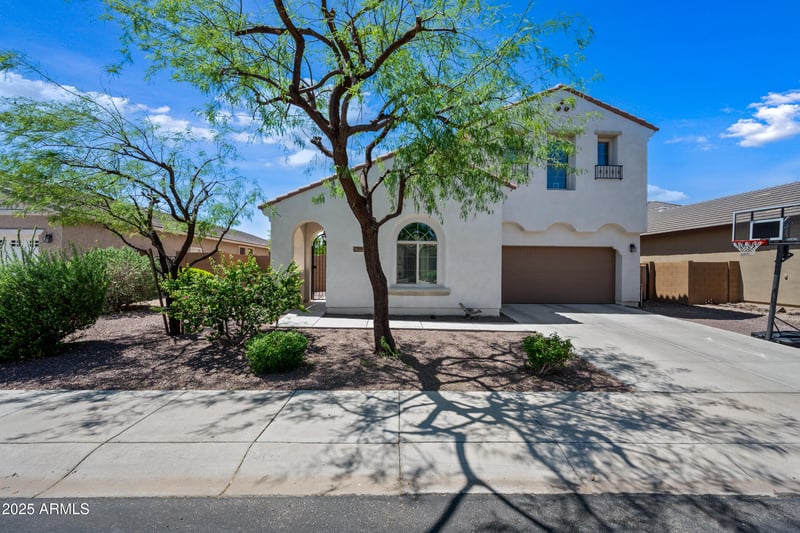 7939 Fetlock Trl, Peoria, AZ 85383