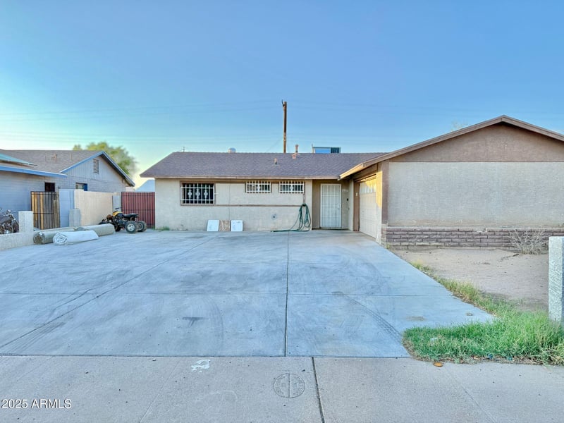 7940 Avalon Dr, Phoenix, AZ 85033