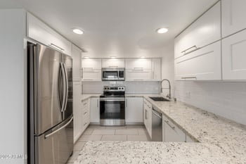 7940 Camelback Rd #307, Scottsdale, AZ 85251