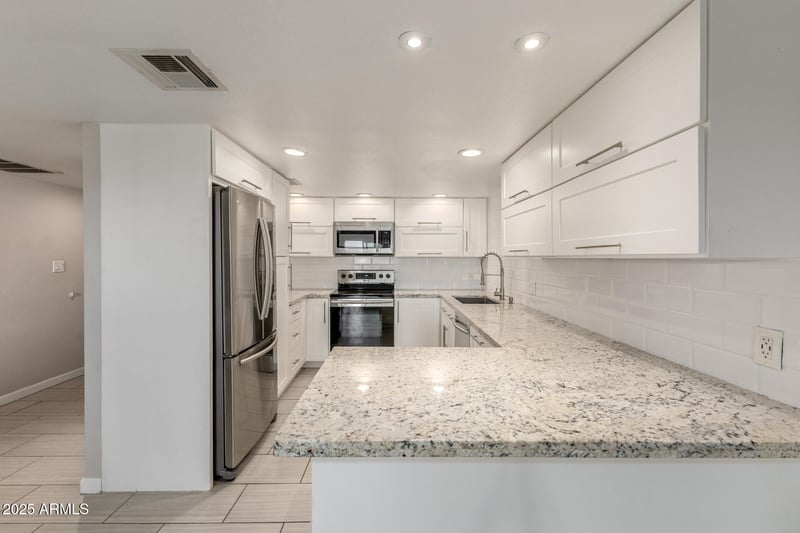 7940 Camelback Rd #307, Scottsdale, AZ 85251