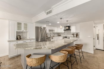 7940 Camelback Rd #312, Scottsdale, AZ 85251