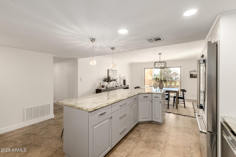 7940 Camelback Rd #312, Scottsdale, AZ 85251