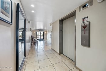 7940 Camelback Rd #411, Scottsdale, AZ 85251