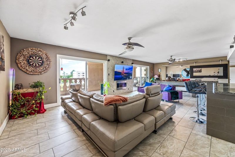 7940 Camelback Rd #411, Scottsdale, AZ 85251