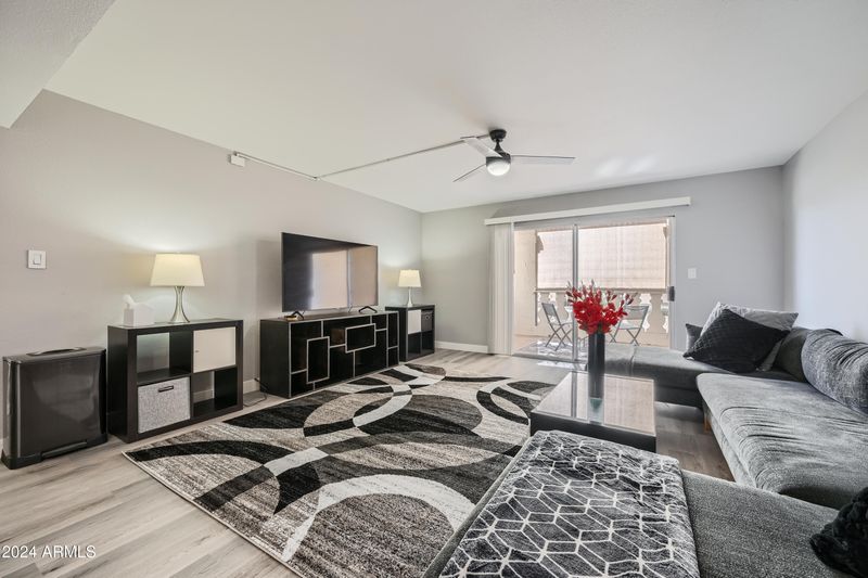7940 E Camelback Rd #102, Scottsdale, AZ 85251