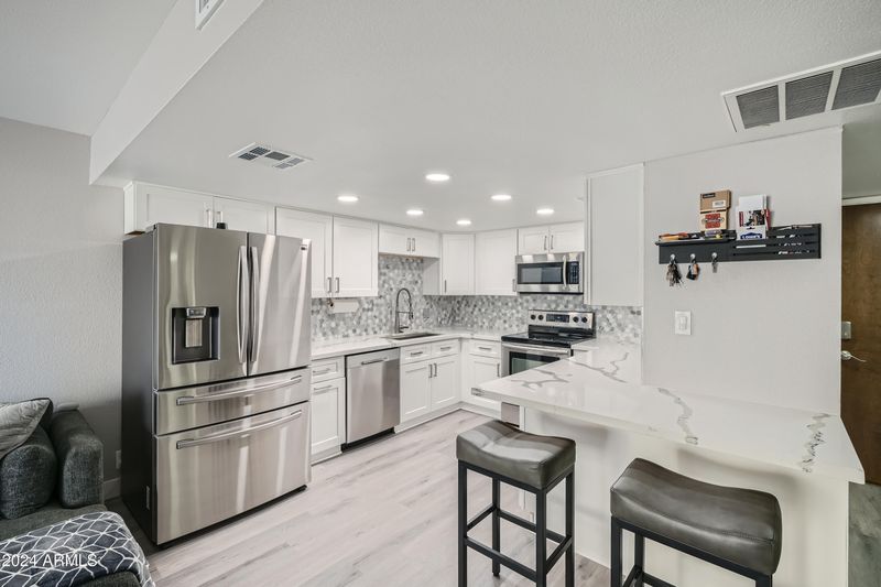 7940 E Camelback Rd #102, Scottsdale, AZ 85251