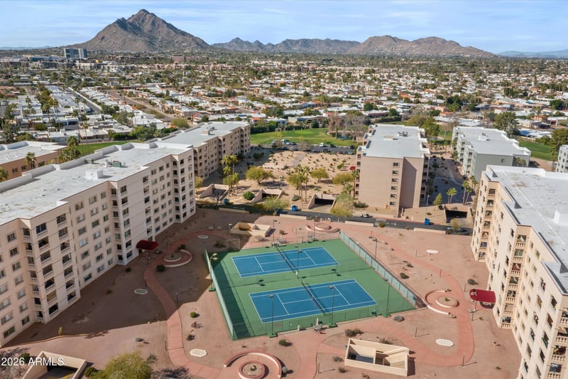 7940 Camelback Rd #411, Scottsdale, AZ 85251