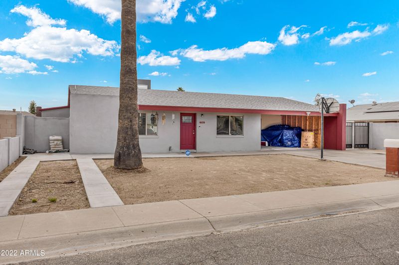 7941 W Clayton Dr, Phoenix, AZ 85033