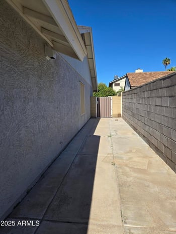 7942 Dreyfus Dr, Peoria, AZ 85381