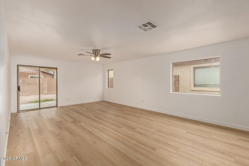 7944 Napoli St, Phoenix, AZ 85043