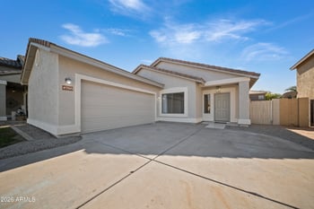 7945 Chickasaw St, Phoenix, AZ 85043