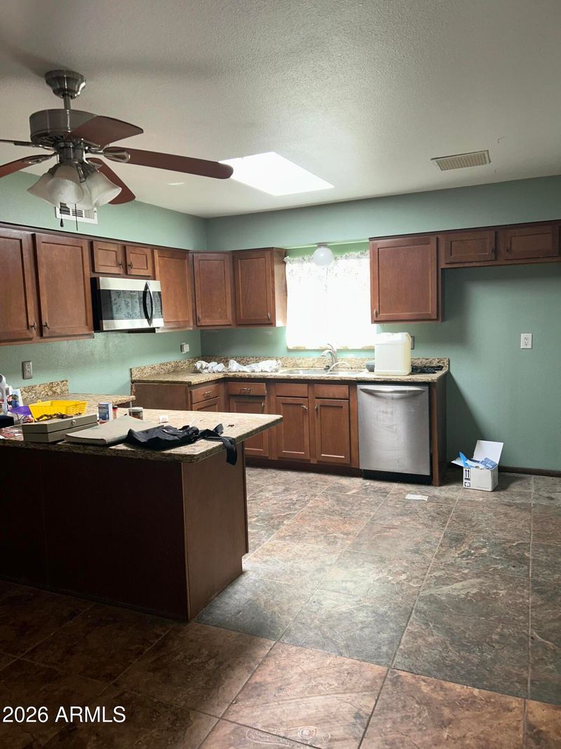 7949 W Montecito Ave, Phoenix, AZ 85033