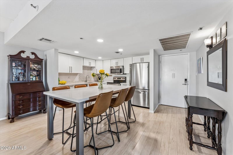 7950 E Camelback Rd #704, Scottsdale, AZ 85251