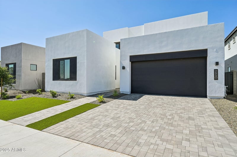 7950 Griswold Rd, Peoria, AZ 85345