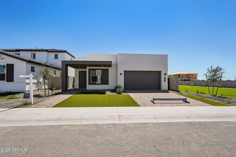 7957 Griswold Rd, Peoria, AZ 85345