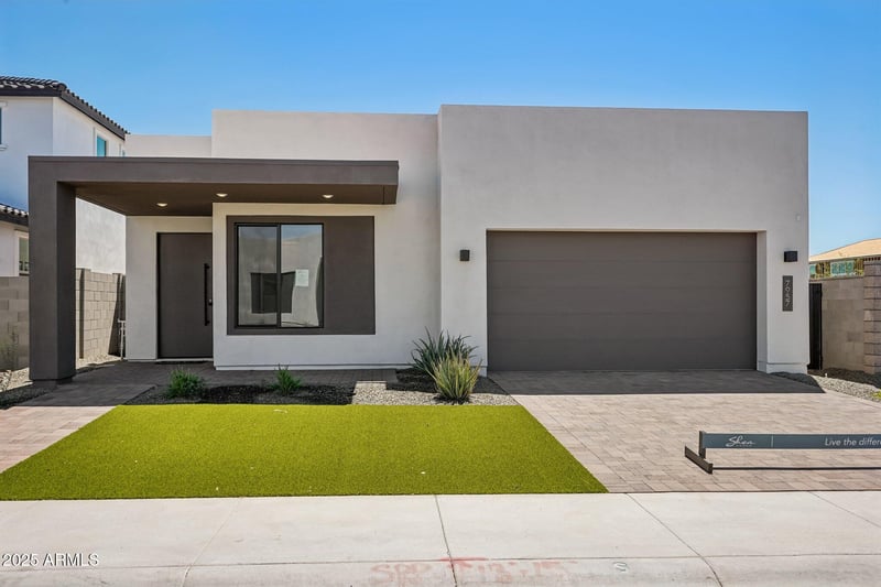 7957 Griswold Rd, Peoria, AZ 85345