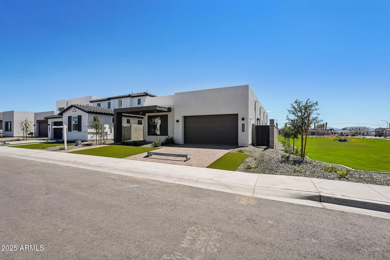 7957 Griswold Rd, Peoria, AZ 85345