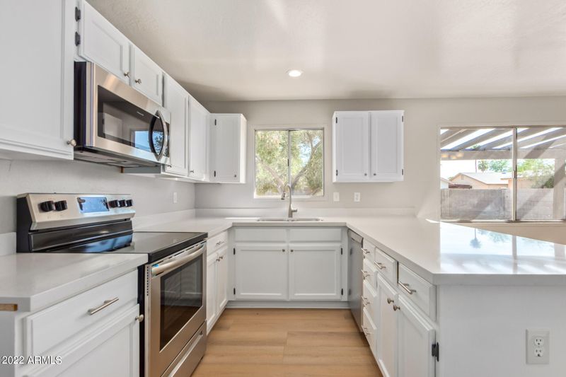 7957 W Elm St, Phoenix, AZ 85033