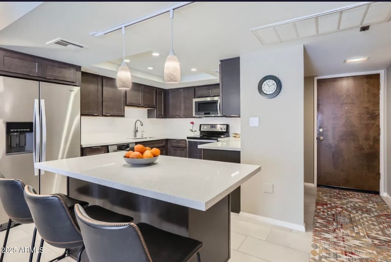 7960 Camelback Rd #209, Scottsdale, AZ 85251