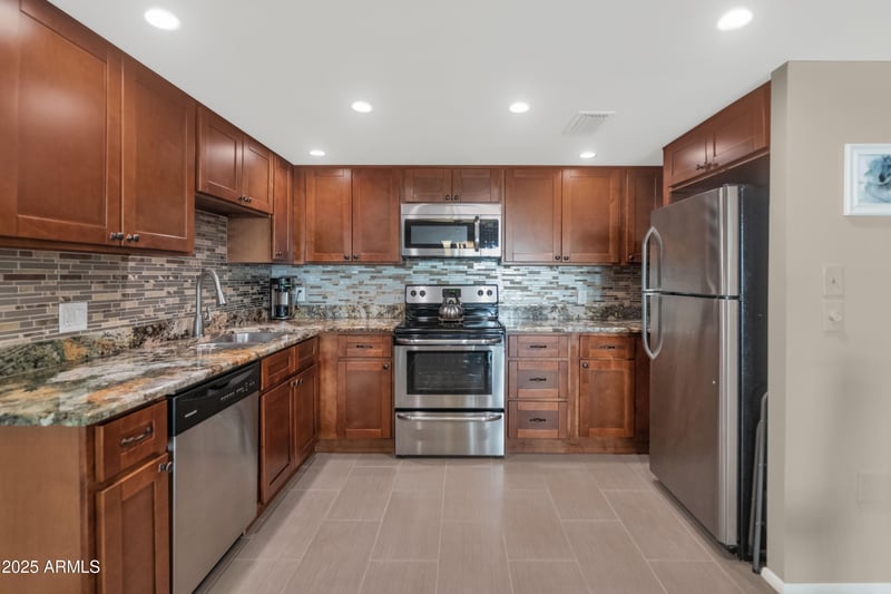 7960 Camelback Rd #409, Scottsdale, AZ 85251