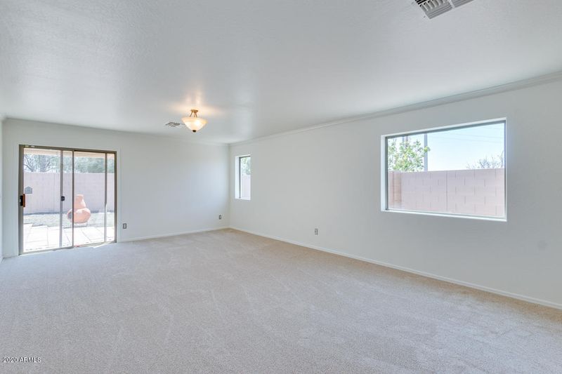 7961 W Napoli St, Phoenix, AZ 85043
