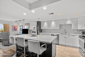 7970 Camelback Rd #306, Scottsdale, AZ 85251