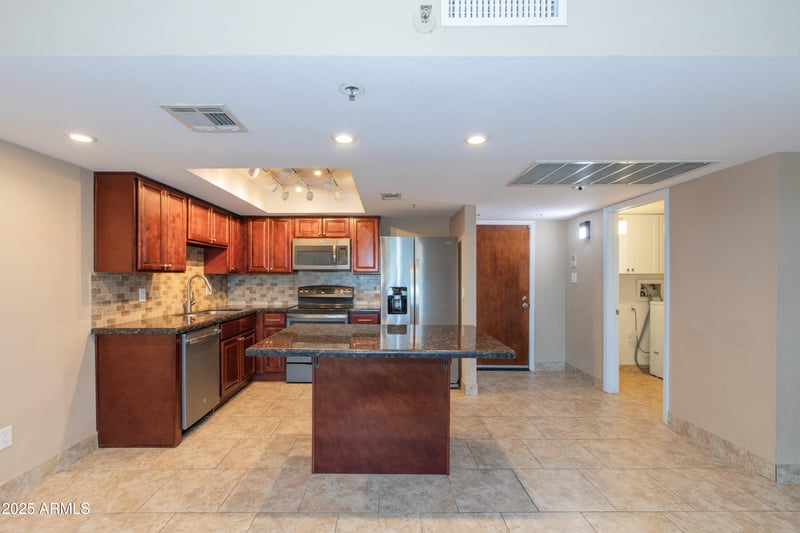 7970 Camelback Rd #604, Scottsdale, AZ 85251