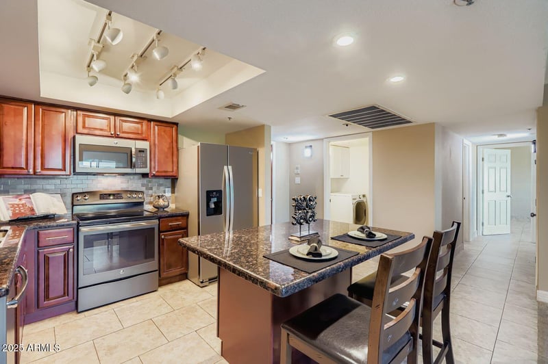 7970 Camelback Rd #604, Scottsdale, AZ 85251