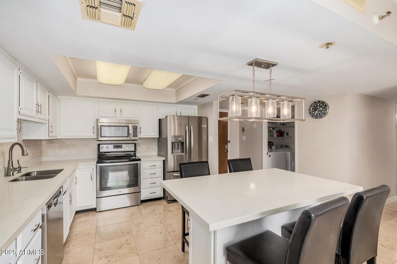 7970 Camelback Rd #611, Scottsdale, AZ 85251