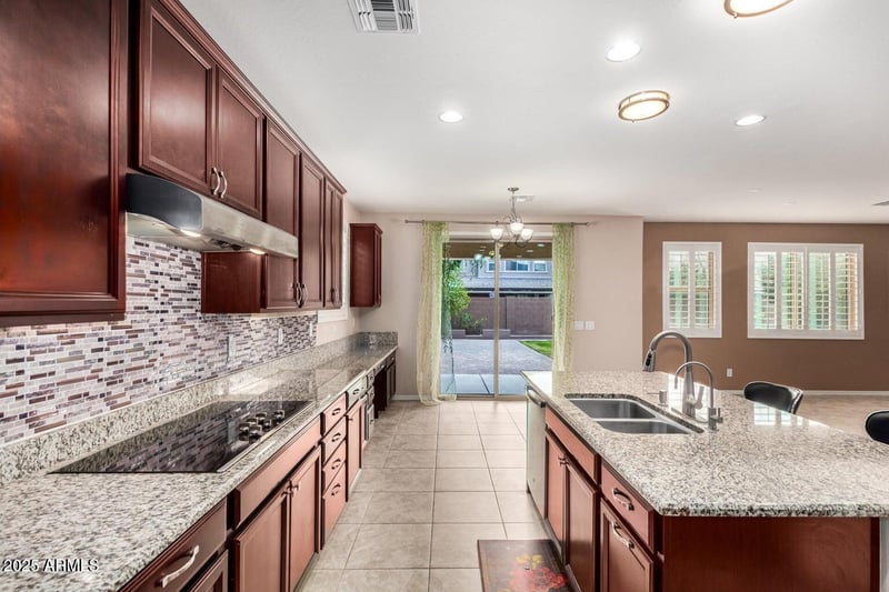 7975 Andrea Dr, Peoria, AZ 85383