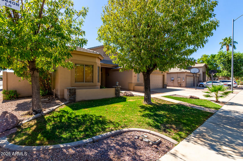 7977 Clara Ln, Peoria, AZ 85382